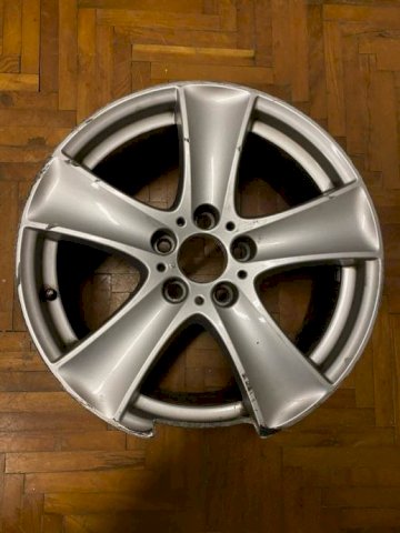 ALU FELGA BMW 18'' 1 KOM OŠTEČENA 6 770 200