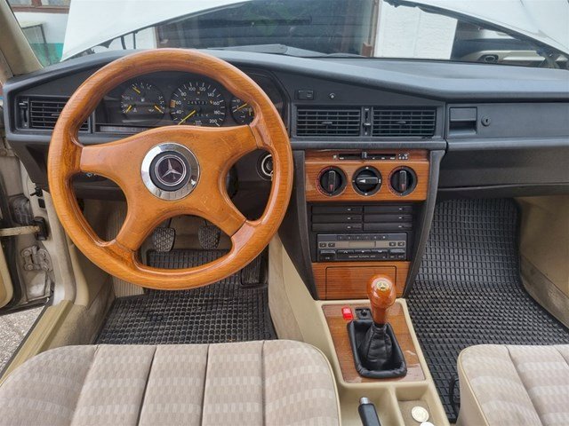 MERCEDES 190 2.5 D