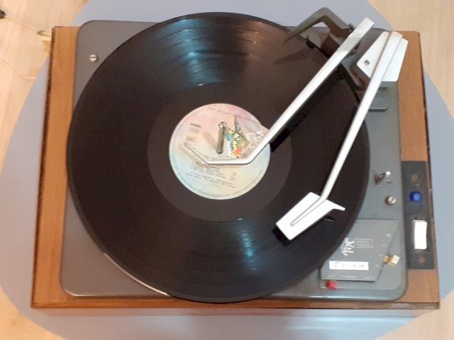 GARRARD MODEL 2000