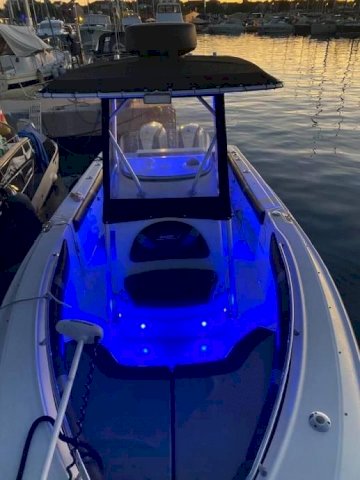 BOSTON WHEALER OUTRAGE 240 // FULL OPREMA //