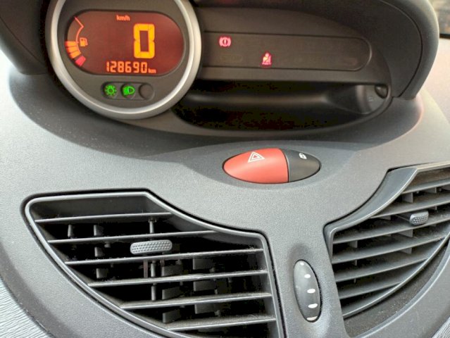 AKCIJA 25 000 KN.OVAJ TJEDAN. RENAULT TWINGO 2008