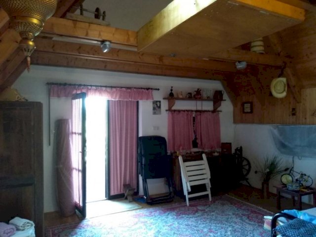 MREŽNICA ZVEČAJ VIKENDICA + 2 OBJEKTA