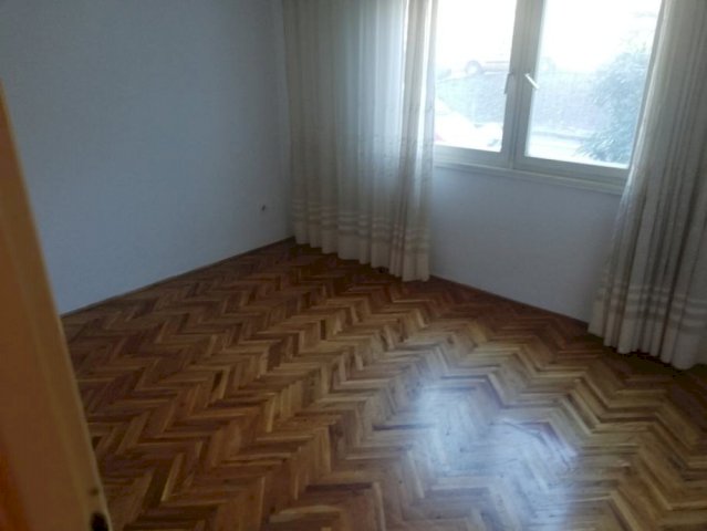 PODMURVICE, 68.00 m2