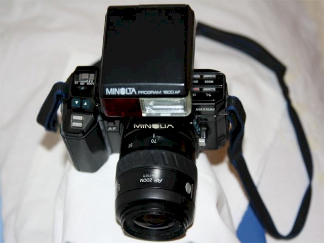 MINOLTA 7000 AF MAXXUM +Blic Minilta Program 1800