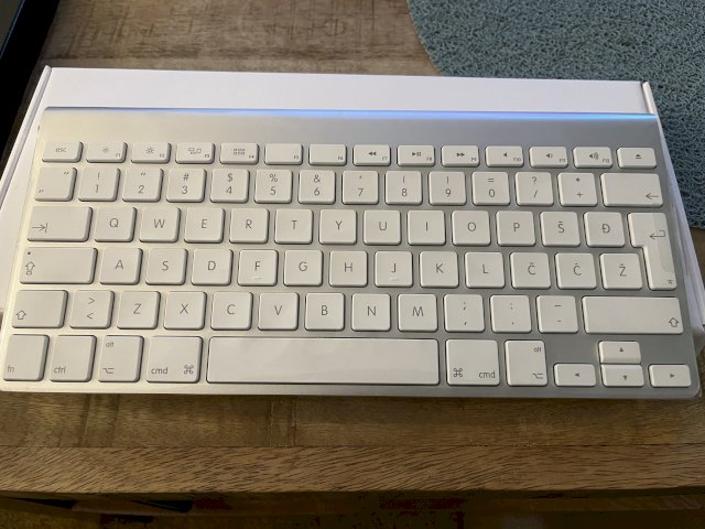 Apple tipkovnica i miš