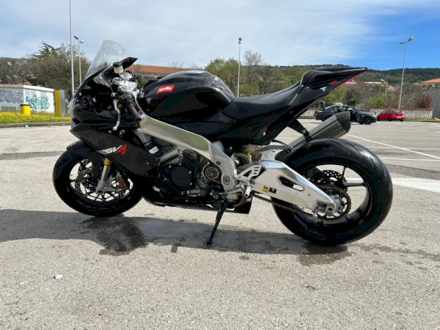 Aprilia Rsv4 APRC 999 cm3, 2012 god.