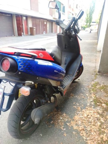 Aprilia SR 50 Spiderman 50 cm3, 2004 god.