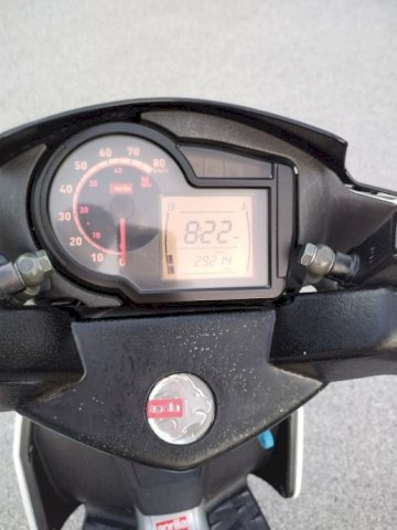 Aprilia Sr50r 49 cm3, 2006 god.