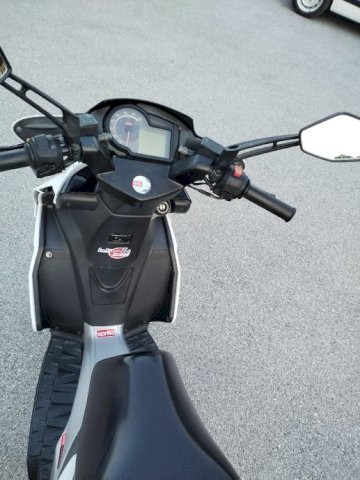 Aprilia Sr50r 49 cm3, 2006 god.