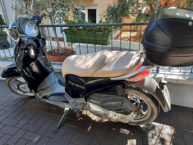 Aprilia scarebeo 200 cm3, 2014 god.