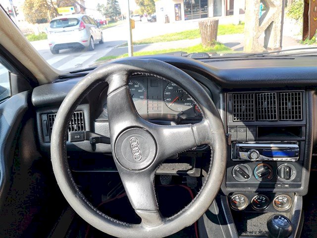 Audi 80 AUDI 80 1.8 E KLIMA, staklo struja...