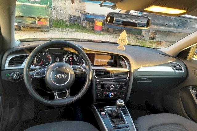 Audi A4 Limuzina