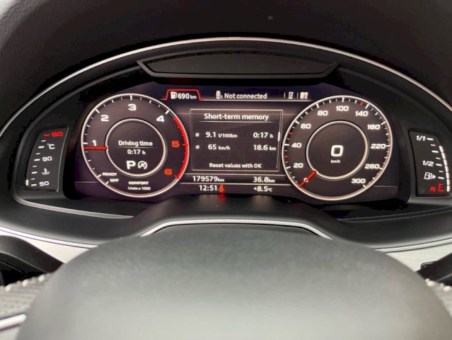 Audi Q7 3,0 V6 TDI 3xS line ,60.000 km