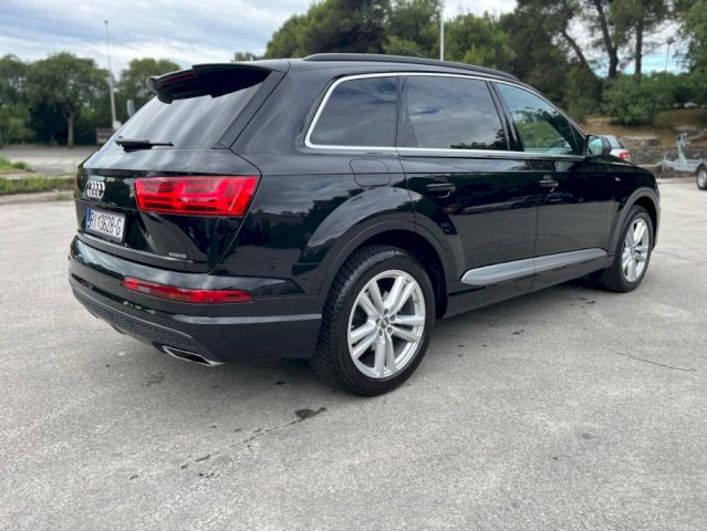 Audi Q7 3,0 V6 TDI 3xS line ,60.000 km