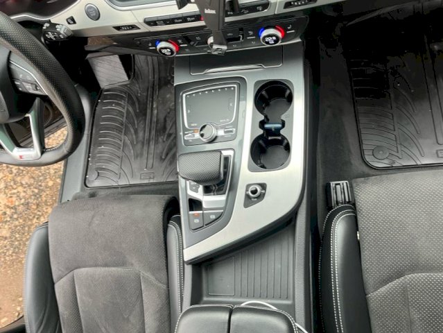 Audi Q7 3,0 V6 TDI 3xS line ,60.000 km
