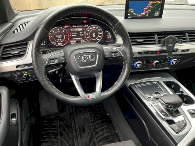 Audi Q7 3,0 V6 TDI 3xS line ,60.000 km