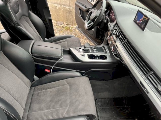Audi Q7 3,0 V6 TDI 3xS line ,60.000 km