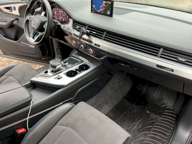 Audi Q7 3,0 V6 TDI 3xS line ,60.000 km