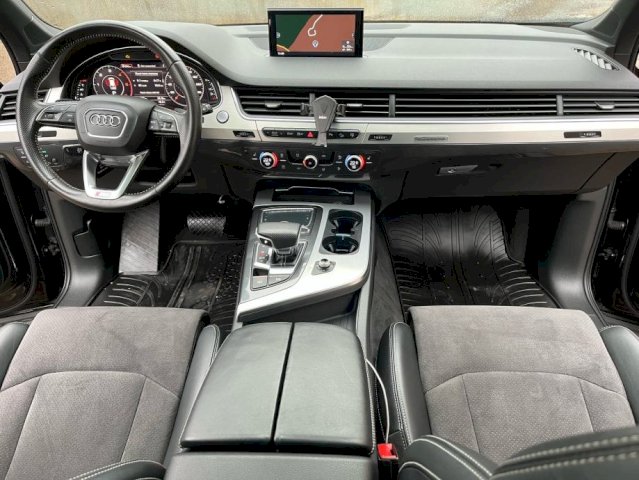 Audi Q7 3,0 V6 TDI 3xS line ,60.000 km