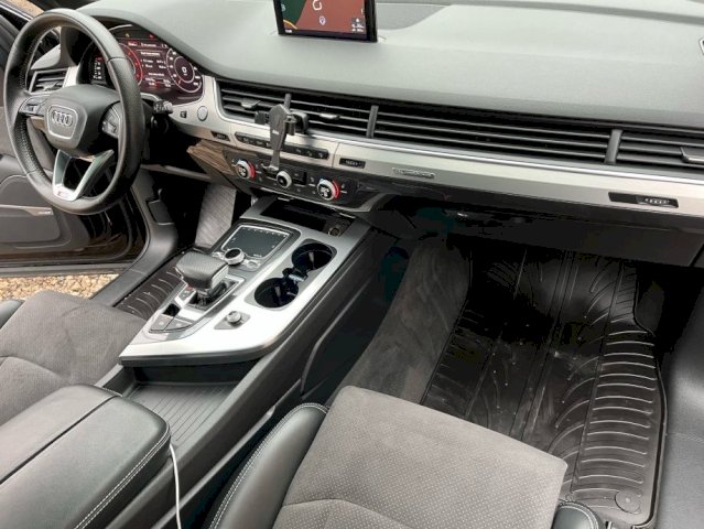 Audi Q7 3,0 V6 TDI 3xS line ,60.000 km