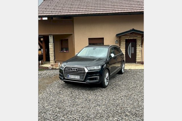 Audi Q7 E-tron