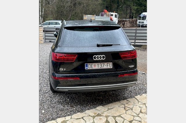 Audi Q7 E-tron