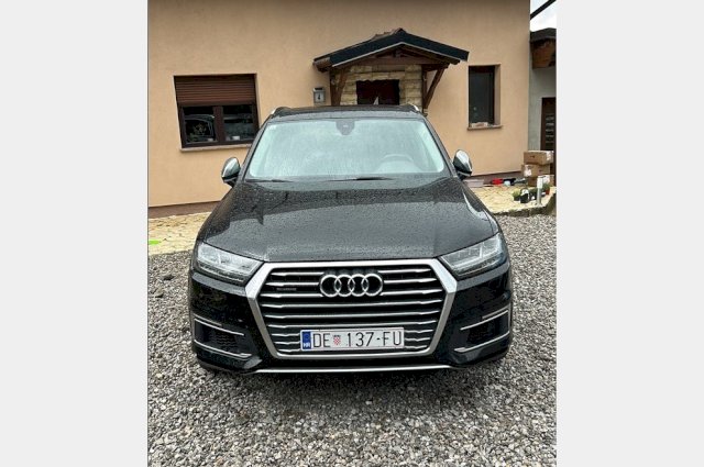 Audi Q7 E-tron