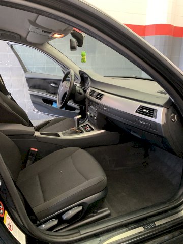 BMW E90 320d LCI