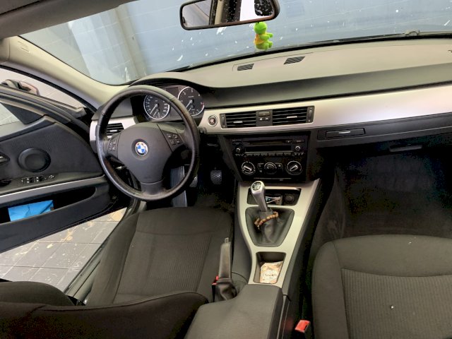 BMW E90 320d LCI