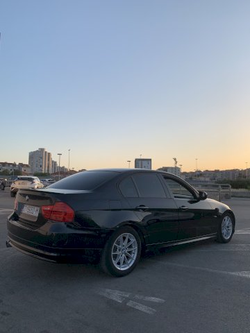 BMW E90 320d LCI