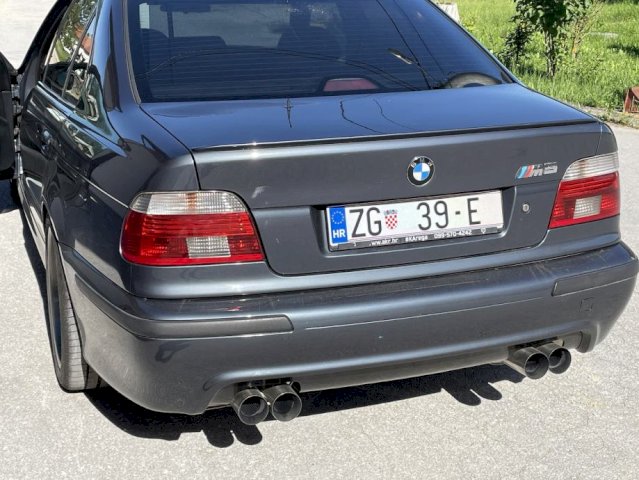 BMW M5 E39