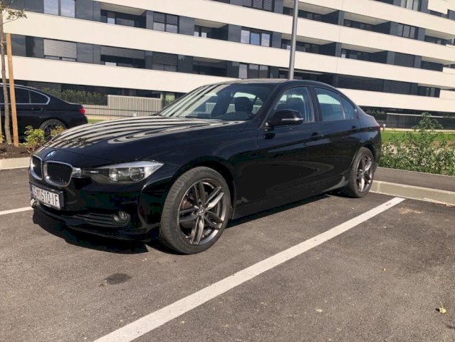 BMW SERIJA 3 u super stanju, reg 1 GOD.