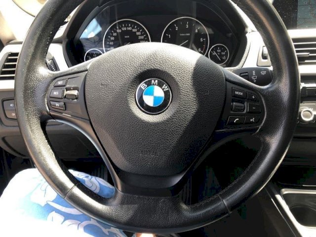 BMW SERIJA 3 u super stanju, reg 1 GOD.