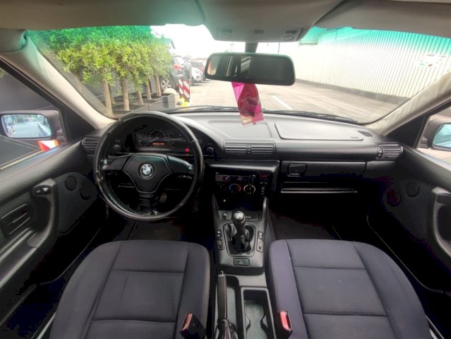 BMW serija 3 316i