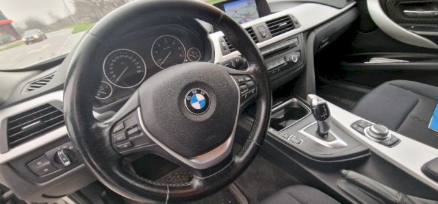 BMW serija 3 320d automatik 135 kv Reg 1 godinu