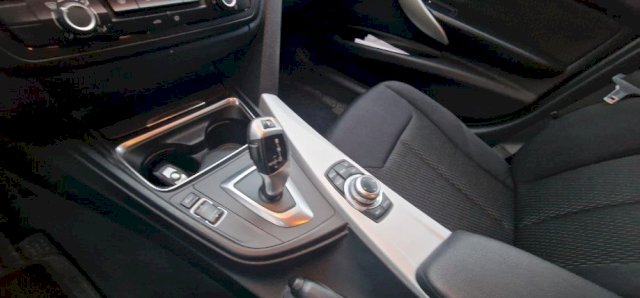 BMW serija 3 320d automatik 135 kv Reg 1 godinu