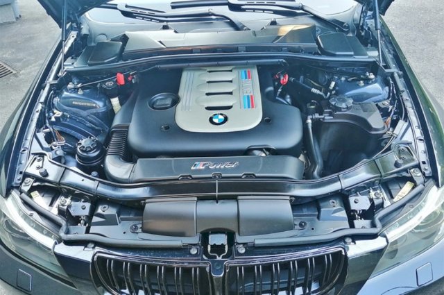 BMW serija 3 330xd karambol