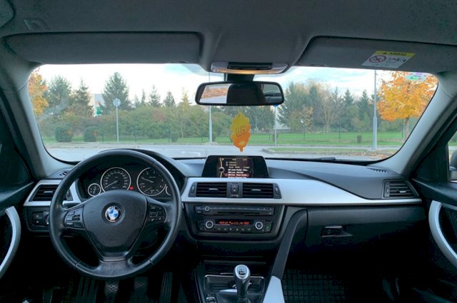 BMW serija 3 ,F30,318d