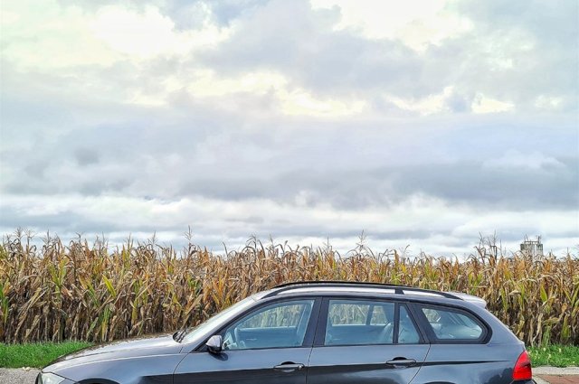 BMW serija 3 Touring 320d - reg.godinu dana/koža