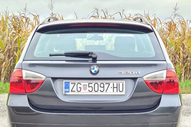 BMW serija 3 Touring 320d - reg.godinu dana/koža