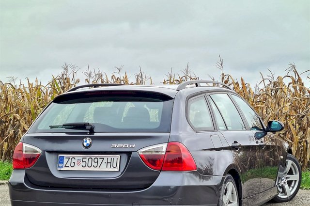 BMW serija 3 Touring 320d - reg.godinu dana/koža