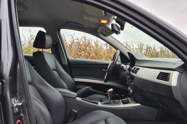 BMW serija 3 Touring 320d - reg.godinu dana/koža