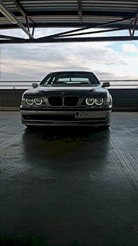 BMW serija 5 528i
