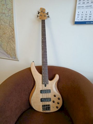 Bass gitara Yamaha TRBX 604 FM NS