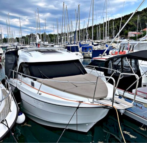 Beneteau Antares 8 *moguća zamjena za Prestige 3