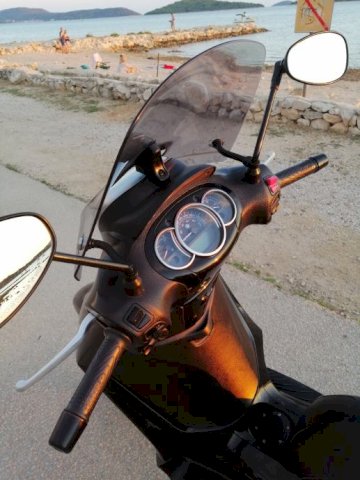 Beverly 300 275 cm3, 2014 god.