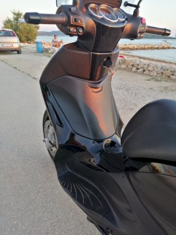 Beverly 300 275 cm3, 2014 god.