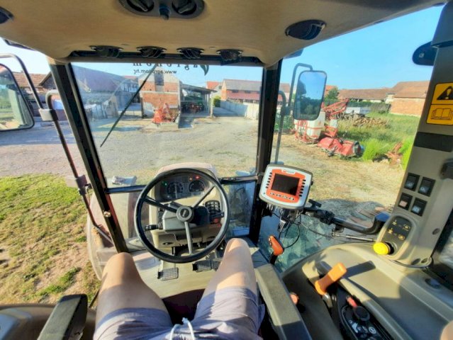 CASE IH JX1100U