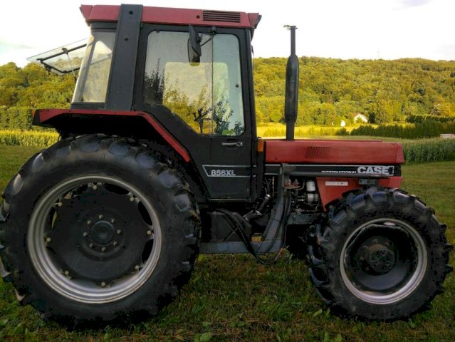 CASE INTERNATIONAL 856XL