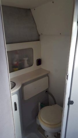 Chris-Craft gliser s Volvo Pentom KAD 44 260 KS